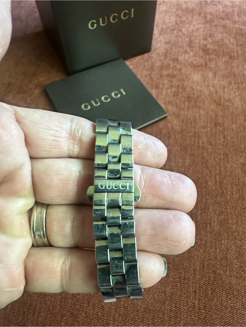 Gucci Silver Bracelet Watch with Black Dial - Picture 4 of 8